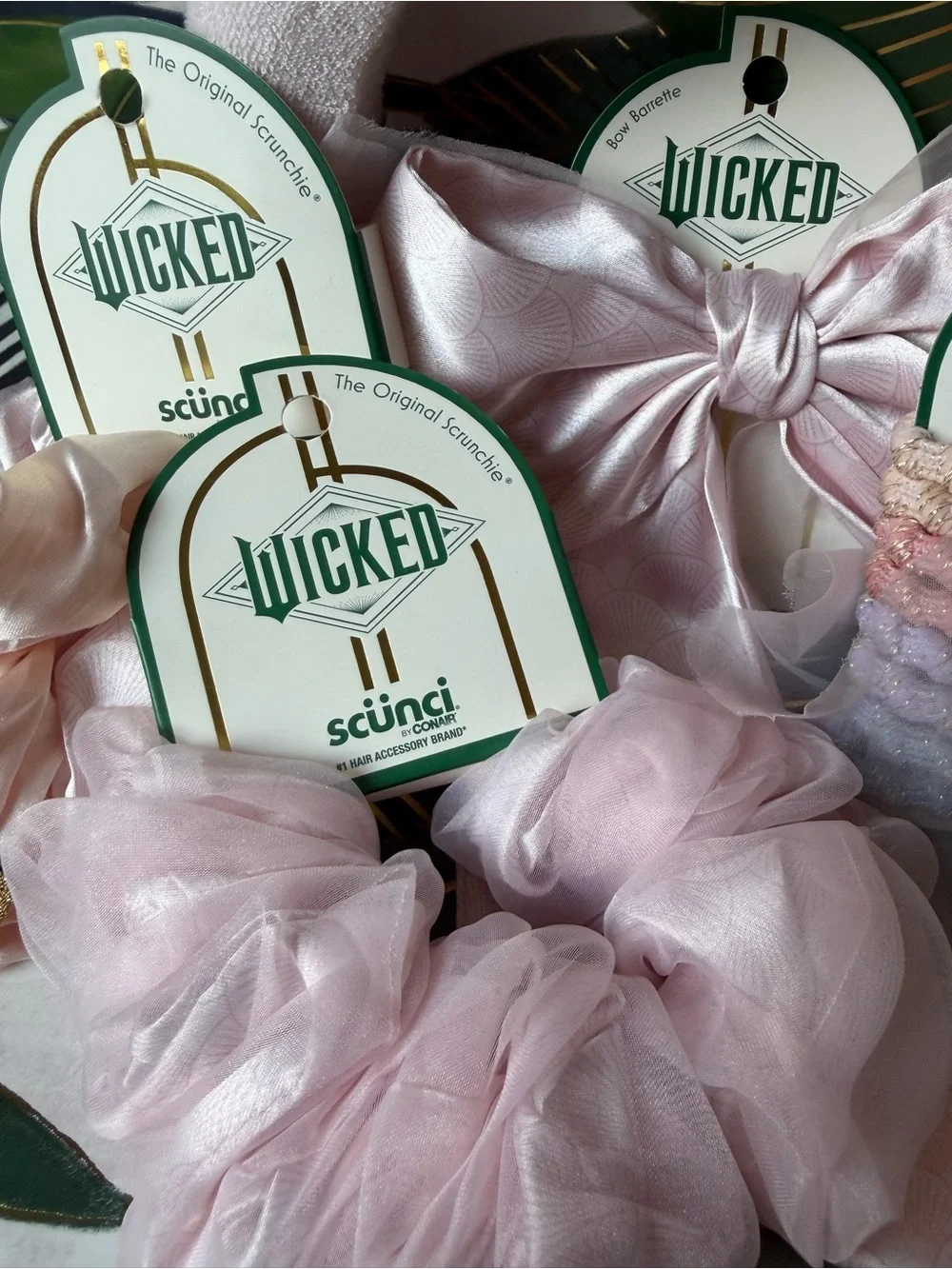 Scünci Wicked Glinda Hair Accessories 6 Piece Bundle Scrunchies Bow NWT